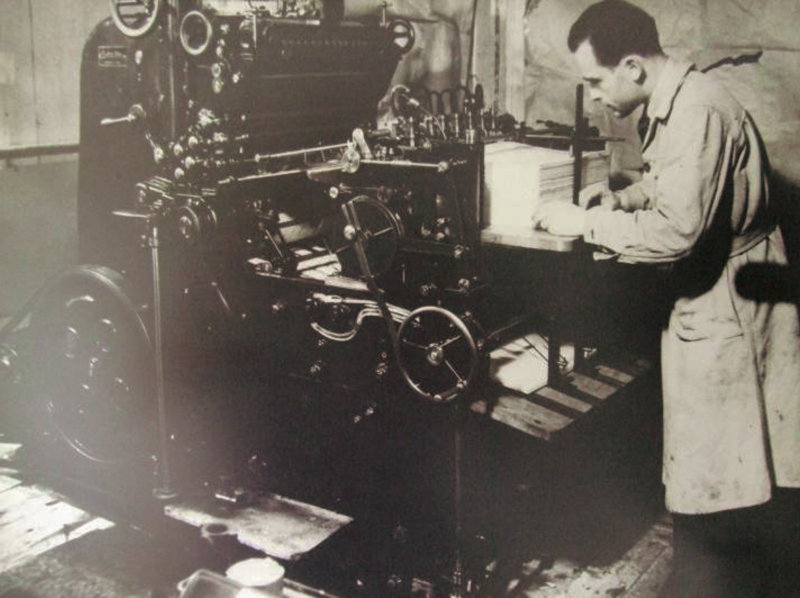 Founder Lars Andreas Larsen making puzzles on one of our first machines